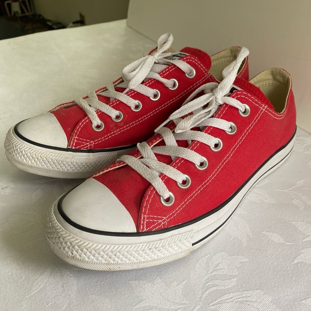 CONVERSE ALL STAR Red Low Sneaker Size 9